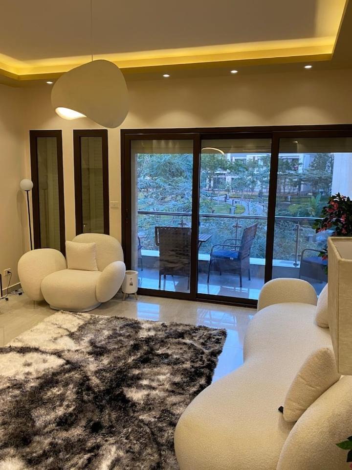 Apartment شقه فندقيه بيفرلي هيلز كومبوند One16 *